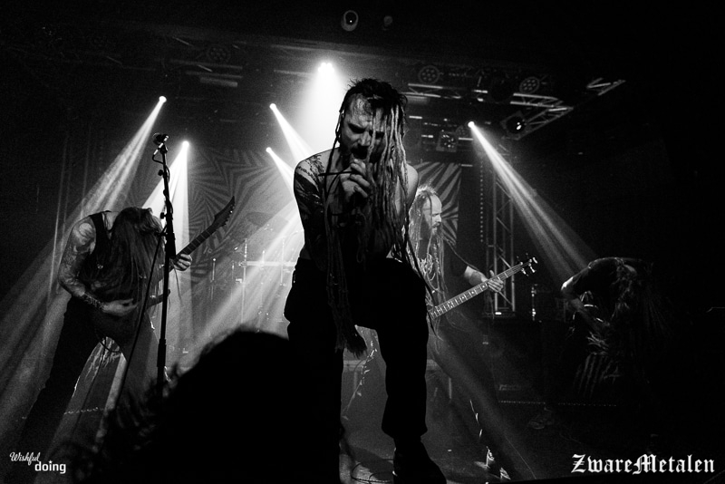 Radeloos///Ziedend