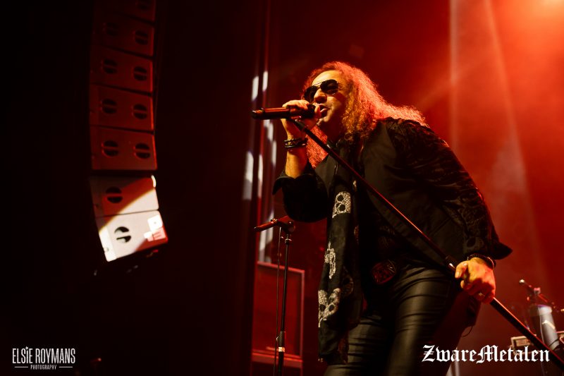 Michael Schenker live in de 013 te Tilburg door Elsie Roymans voor Zware Metalen